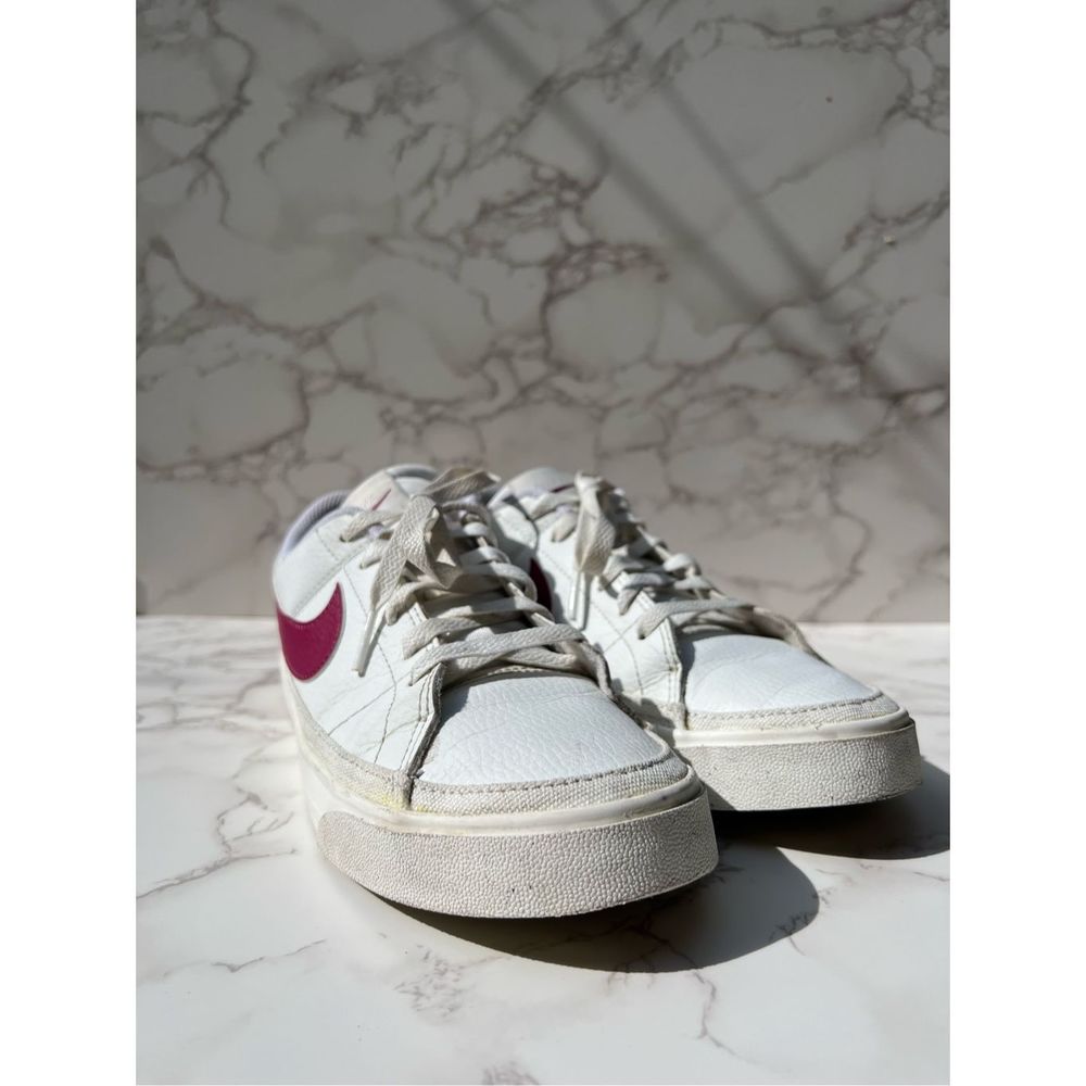 Nike White and Red Women's Sneakers